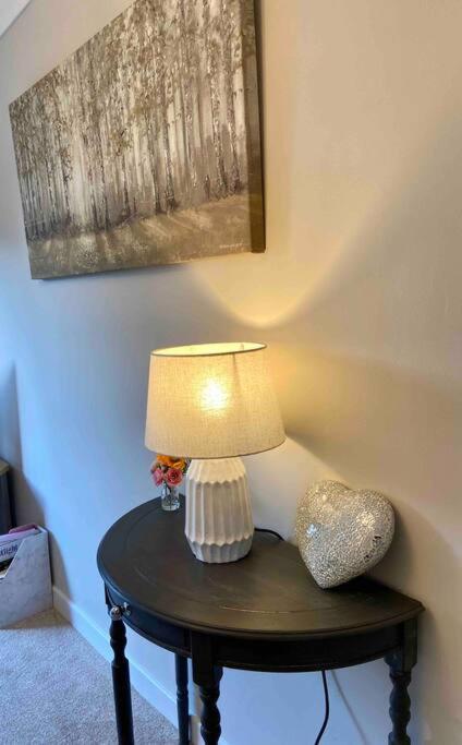 Cosy Bungalow Near Open Countryside 费利克斯托 外观 照片